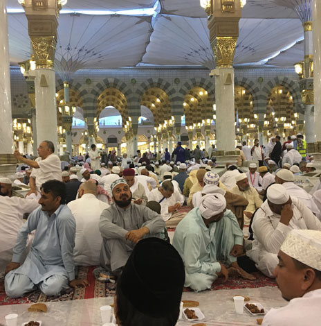 Masjid Nabawi iftar